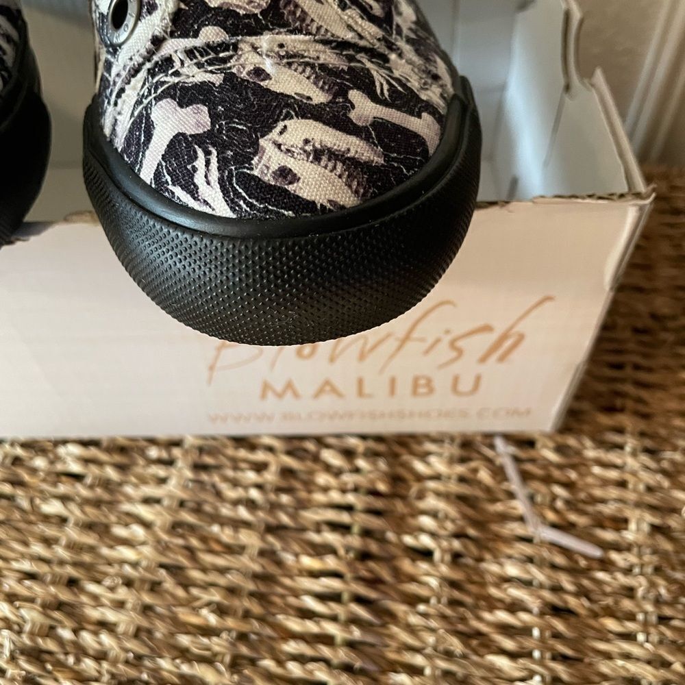 Blowfish Malibu Kids Dinosaur Print Bones Black and White Kids Loafers 1 NWT - Picture 6 of 14
